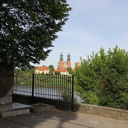 Hello * Poznaň