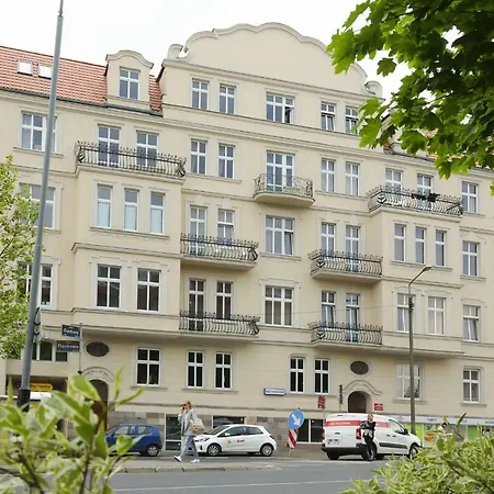 Hello * Poznaň
